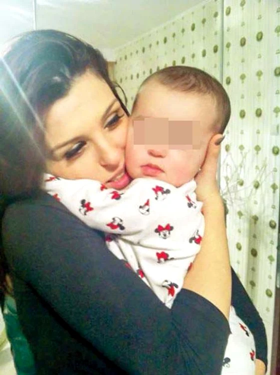 
    Diana Bişinicu şi fetiţa ei, Riana  