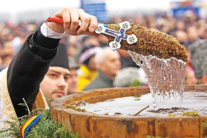 
    În ziua de Bobotează se împlinesc mai multe tradiții și obiceiuri  