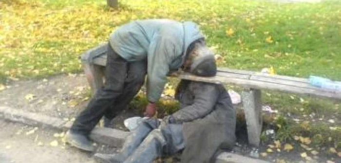 Minim trei alcoolici sunt ridicaţi zilnic de pe străzi la Deva