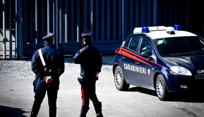 Un român din Italia a atacat cu toporul o secție de Carabinieri FOTO: Arhivă