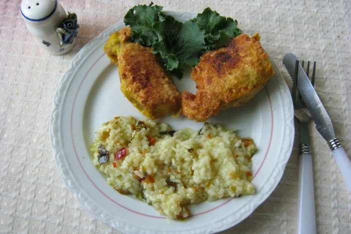 Orez multicolor cu pui pane