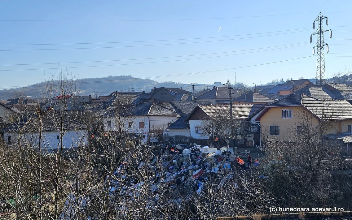 Muntele de Gunoaie din Hunedoara  Foto Daniel Guță  ADEVĂRUL (1) jpg