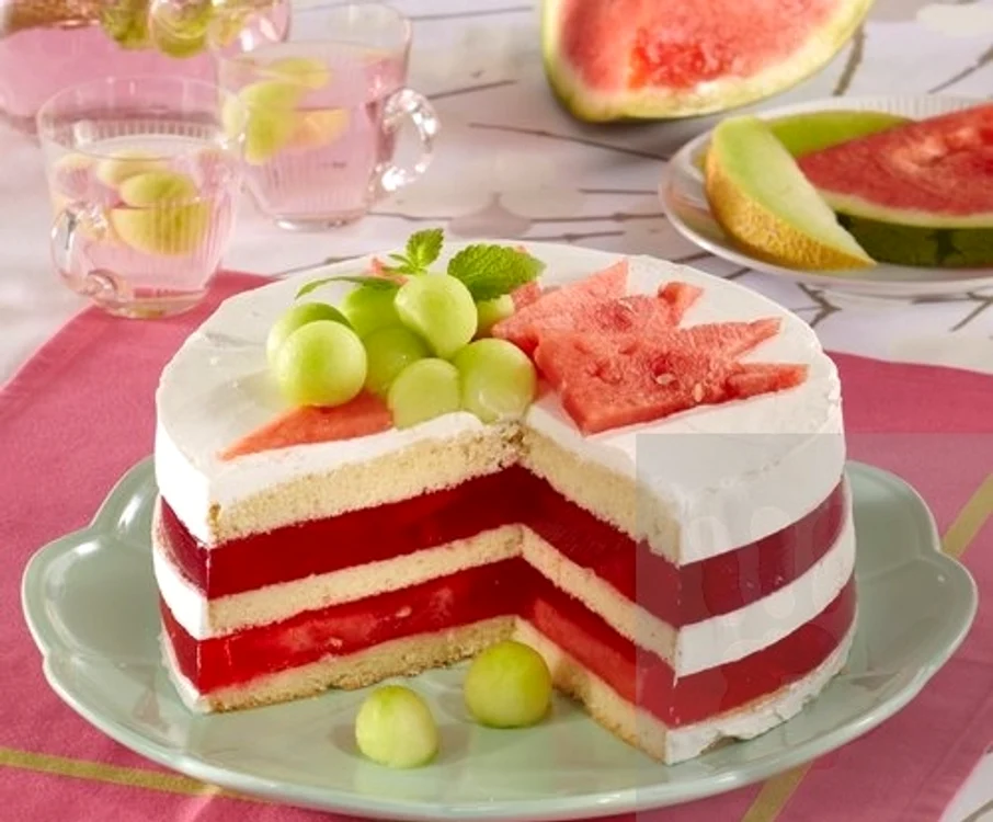 
    Tort cu jeleu de pepene verde   