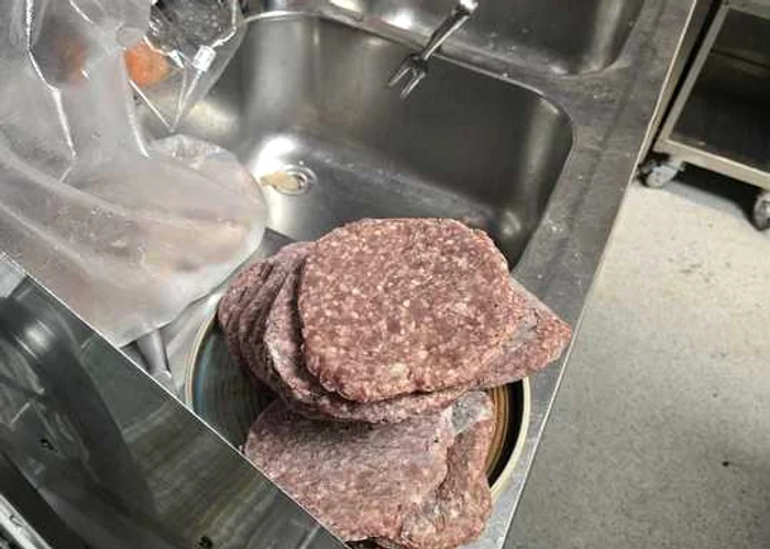 ANPC a găsit mai multe nereguli în cele patru restaurante FOTO ANPC