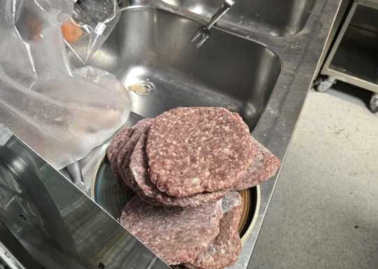 ANPC a găsit mai multe nereguli în cele patru restaurante FOTO ANPC