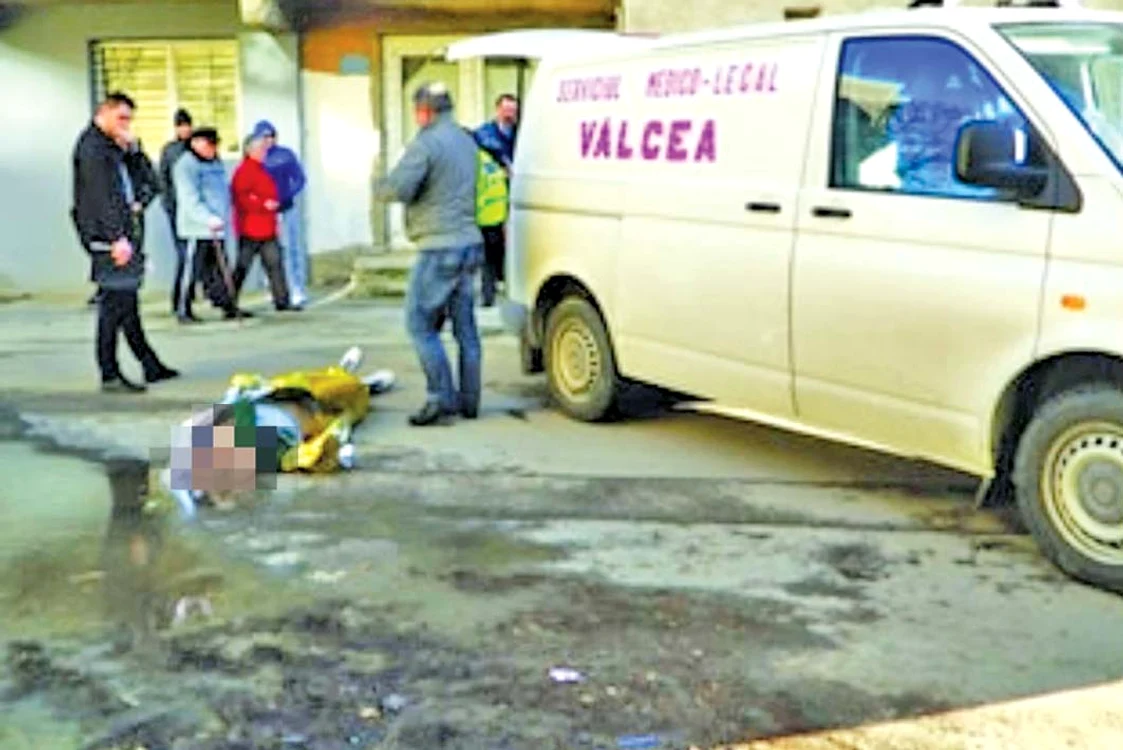 Trupul bărbatului s-a strivit la impact cu solul Captură: rtv.net