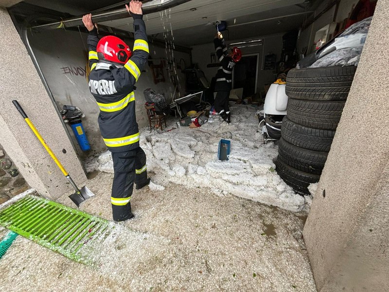 Vijeliile au făcut prăpăd în Bistrița-Năsăud: „A distrus tot. Nu mai avem nimic” | FOTO