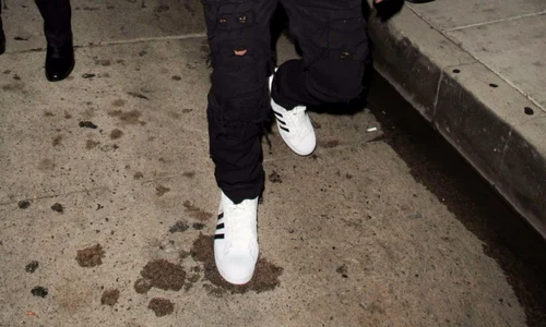 Jamie Foxx dines at Mr Chow with friends jpeg