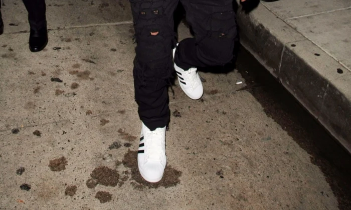 Jamie Foxx dines at Mr Chow with friends jpeg