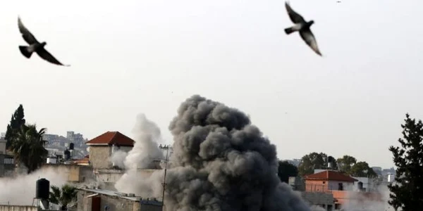 Forţele israeliene aruncă în aer casa familiei atacatorului palestinian Omar Abu Laila în satul Az-Zawiya din Cisiordania ocupată de israelieni FOTO AFP / Jaafar Ashtiyeh