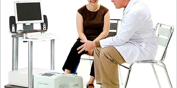 Testările pentru osteoporoză se fac cu ajutorul unui aparat care emite ultasunete şi nu sunt dureroase