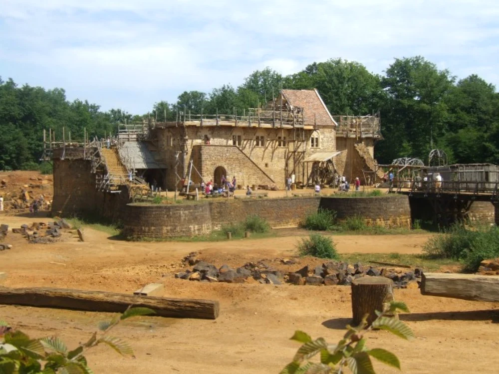 Castelul Guedelon din Burgundia