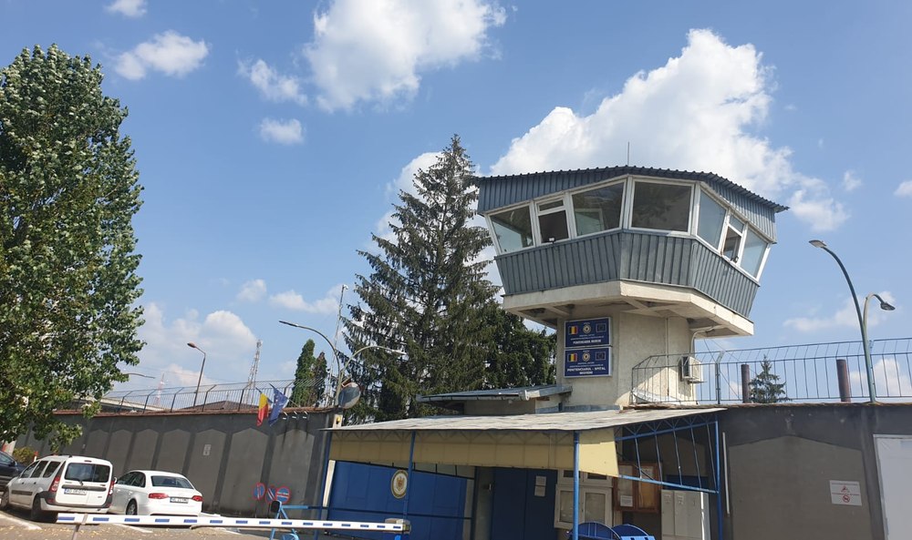 Ce scriu deținuții în revistele penitenciarului. Foștii primari dau sfaturi despre administrație și publică bancuri