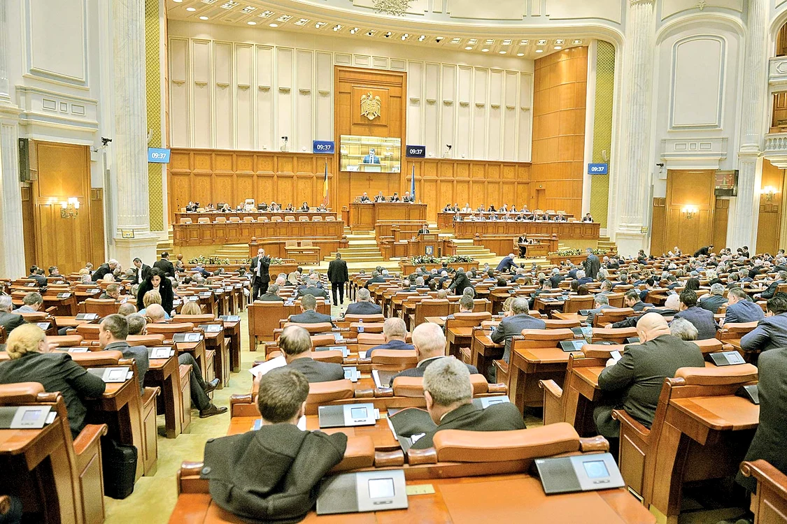 Prelungirea stării  de alertă, la mâna  Parlamentului