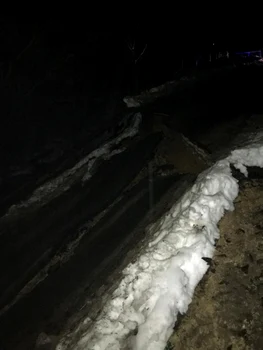 Drum comunal rupt în comuna Slătioara din judeţul Vâlcea din cauza ploilor Foto Adevărul