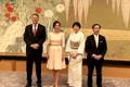 Rochia roz purtată de Carmen Iohannis în vizita de la Singapore este realizată dintr-o stofă subțire