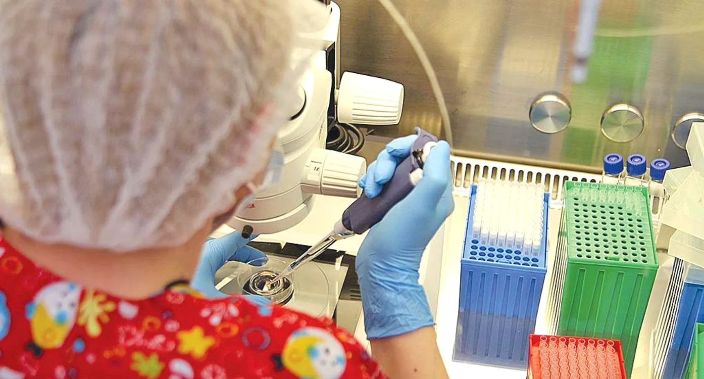 
    Lidia și Dumitru  vor să fie părinţii  Mayei și în acte  