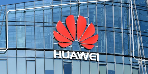 Huawei logo emblema telefon FOTO Shutterstock