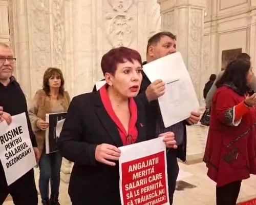 Protest Parlament sindicaliștii cer salarii mai mari FOTO Facebook