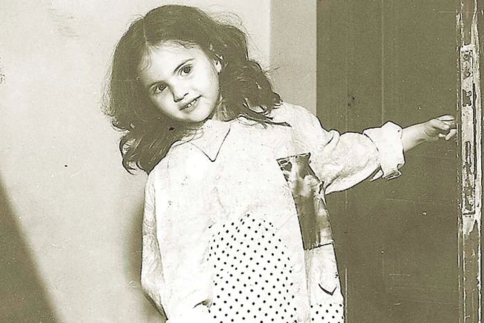 Ramona Bădescu  a mărturisit pentru Click!  că şi-ar dori să întemeieze  o familie, dar nu are cu cine (FOTOGRAFII: ARHIVA PERSONALĂ)