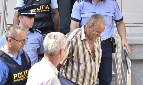 Presupusul criminal a zâmbit ironic în momentul în care a ieșit de la audieri  jpeg