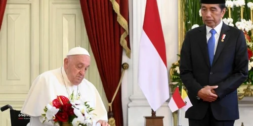 Papa Francis cu președintele indonezian Joko Widodo Foto Vatican News jpeg