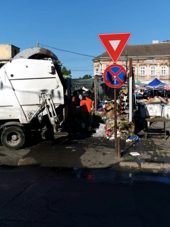 Focar de infecţie în Piaţa Badea Cârţan