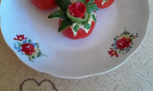 rosii umplute cu salata de dovlecei jpeg
