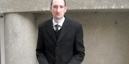 Adrian Popa se pregăteşte să lanseze un nou volum de poezii