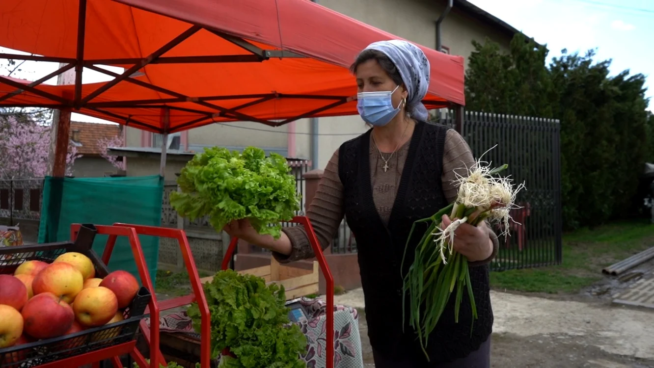 FOTO: Chiţu Irina Adriana, producătoare de fructe şi legume din Voineşti