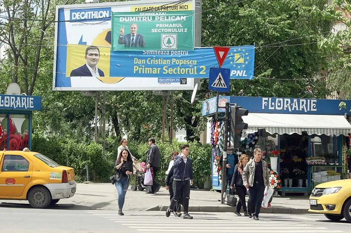 În sectorul 2, bannerele sunt amplasate fără noimă