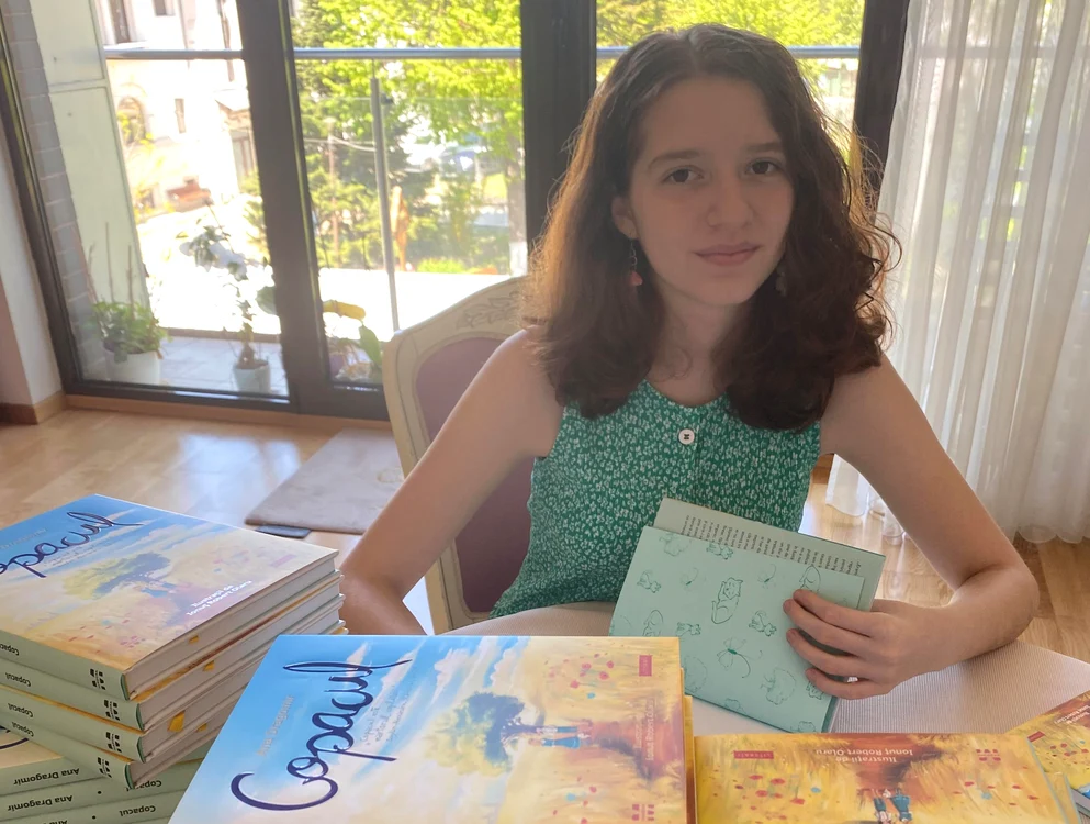 
    La 14 ani, Ana Dragomir are deja trei cărți publicatefoto: arhiva personală  