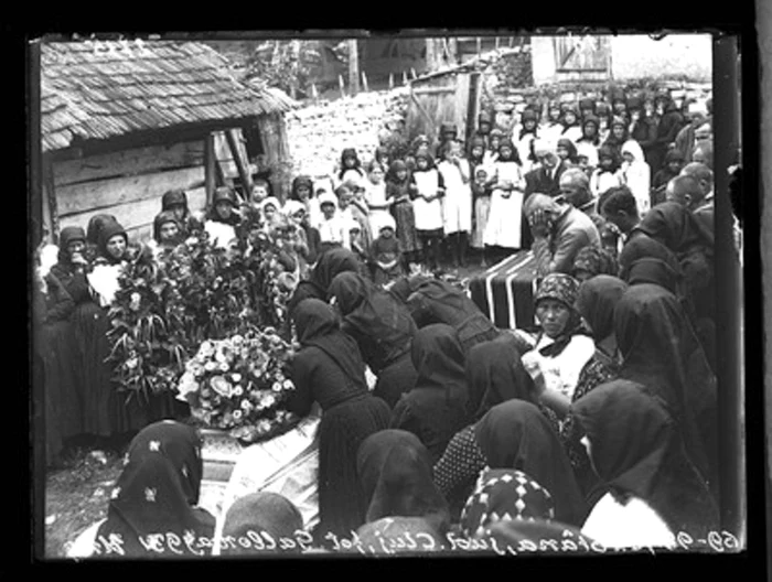 Ritualuri de înmormântare în Maramureș FOTO omnia.ie