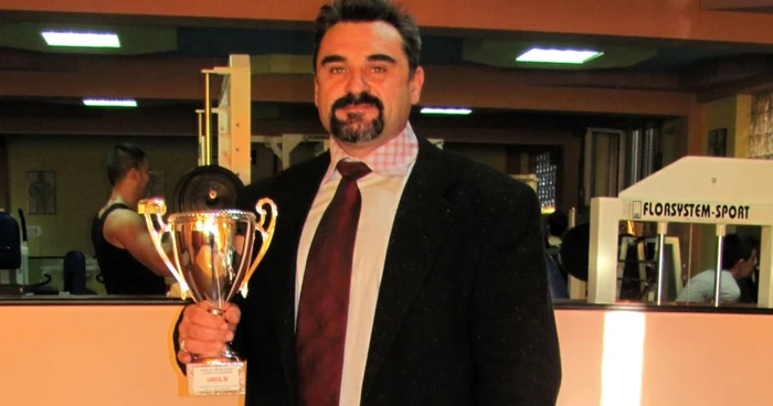 Nelu Başfalion practică culturismul din tinereţe