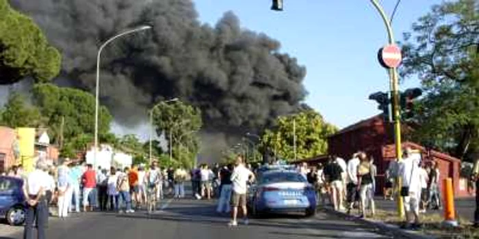 Autorităţile italiene investighează incendiul de la Roma