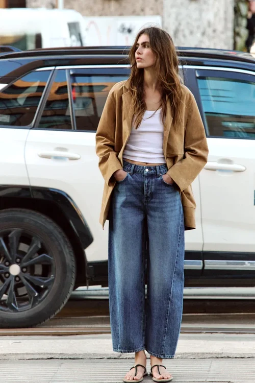 Blugi tip „barrel”