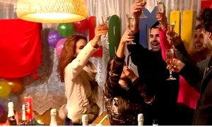 Florin i a făcut rost Otnielei de șampanie și tort pentru petrecerea surpriză  jpeg