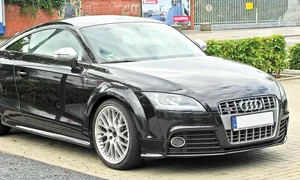  Are o maşină model sport Audi TT jpeg