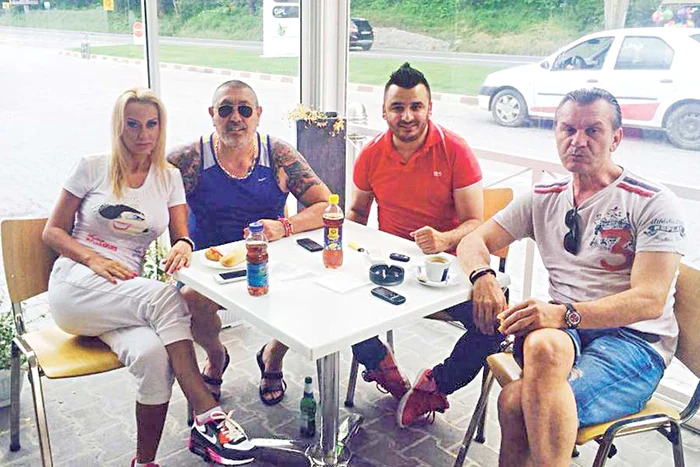 „Complicii” scenei  au fost Serghei Mizil  şi George Papari