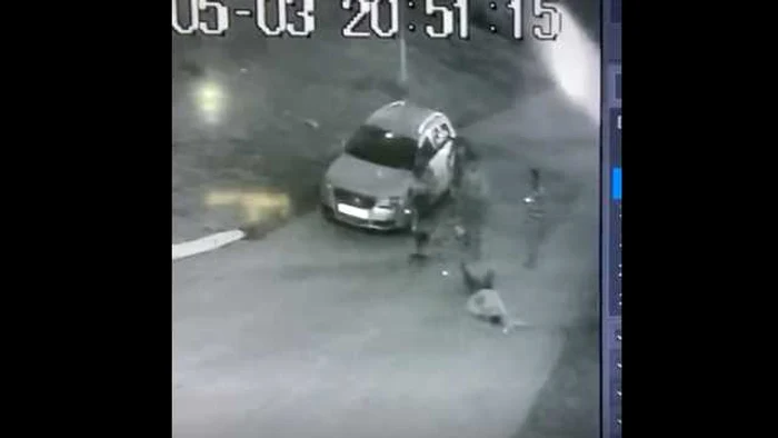 Victima a fost lăsată fără cunoştinţă Captură video