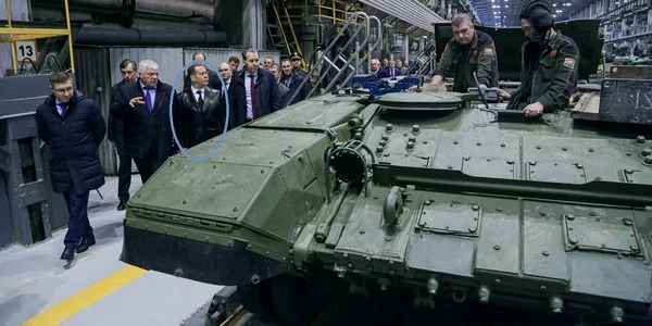 Medvedev, vizită la o fabrică de tancuri FOTO Profimedia 