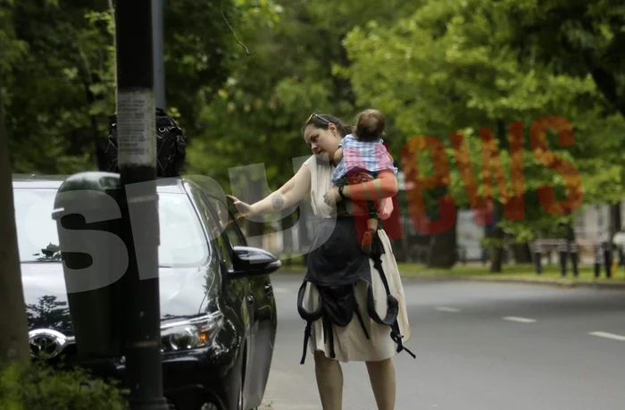 Nora Didei Drăgan a venit cu fetița lor în vizită la marea solistă / Sursa: Spynews