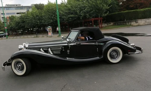 Piedone, la volanul unui Cadillac superb jpeg
