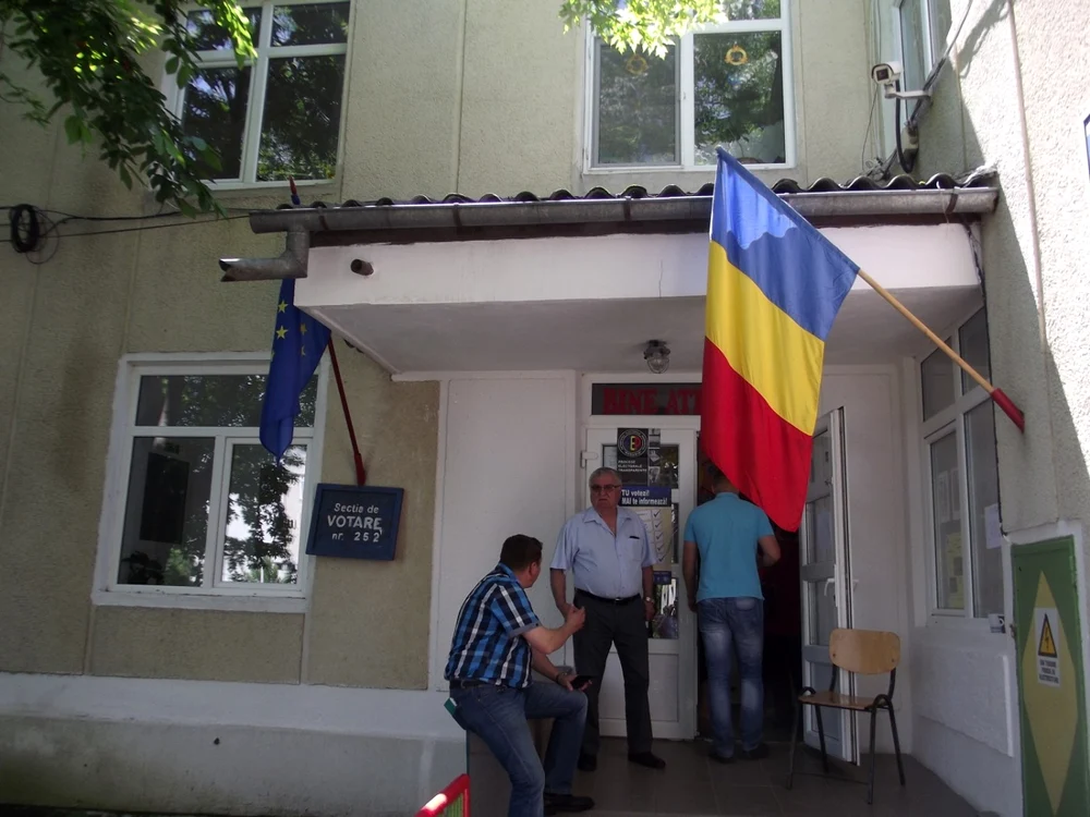 Secţia de votare unde preşedintele a plecat acasă cu ştampila de control FOTO Mariana Iancu