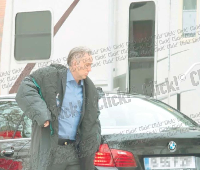 Cât timp autostrada a fost închisă, şoferii au fost opriţi de poliţişti la intrare (Fotografii: Mihai Ionescu)