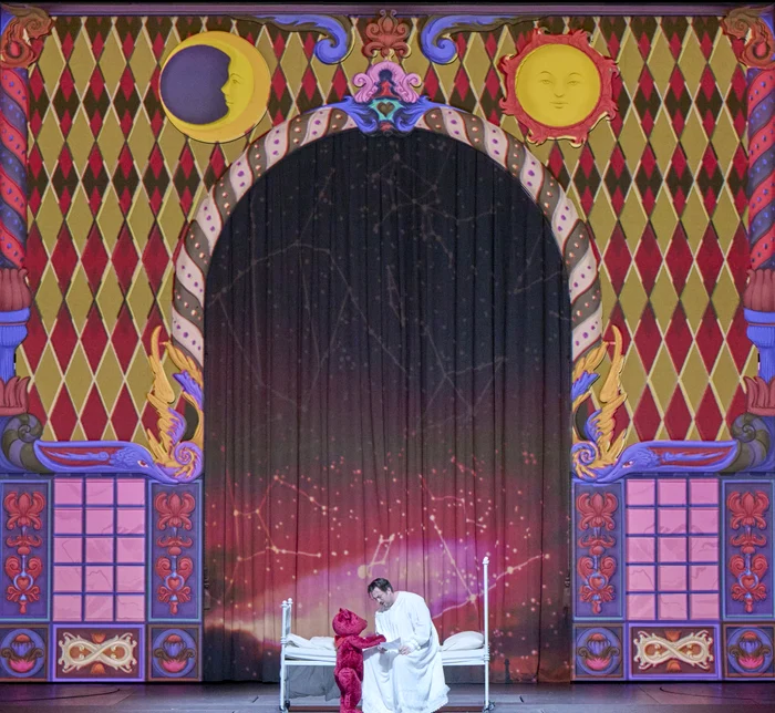Andrea Muehlbacher (Teddy, ursulețul) și Freddie De Tommaso. Foto © Wiener Staatsoper/Michael Poehn