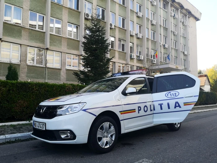 Maşinile de politie au intrat în dotarea poliţiştilor gorjeni