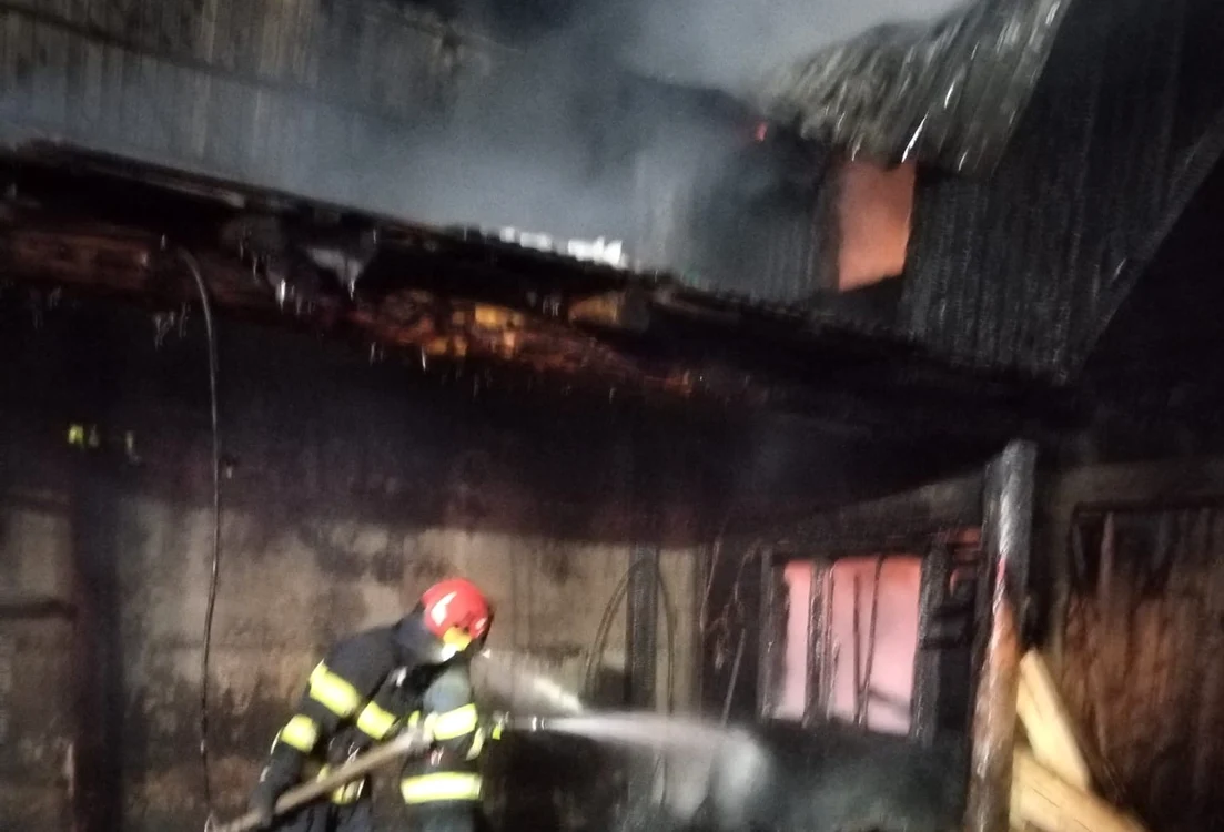 Un bărbat și-a pierdut viața în flăcări FOTO ISU Neamț