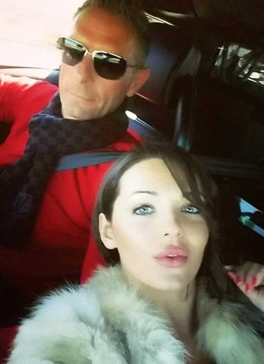 Milionarul Bush şi rusoaica Maria Korotaeva