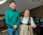 Mircea Bravo și bunica din Chinteni foto: Instagram